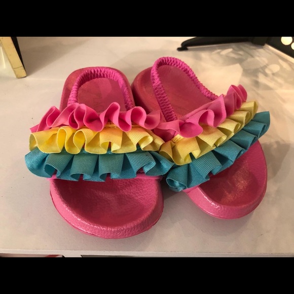 Toddler Girl Ruffle Slides - Picture 3 of 3